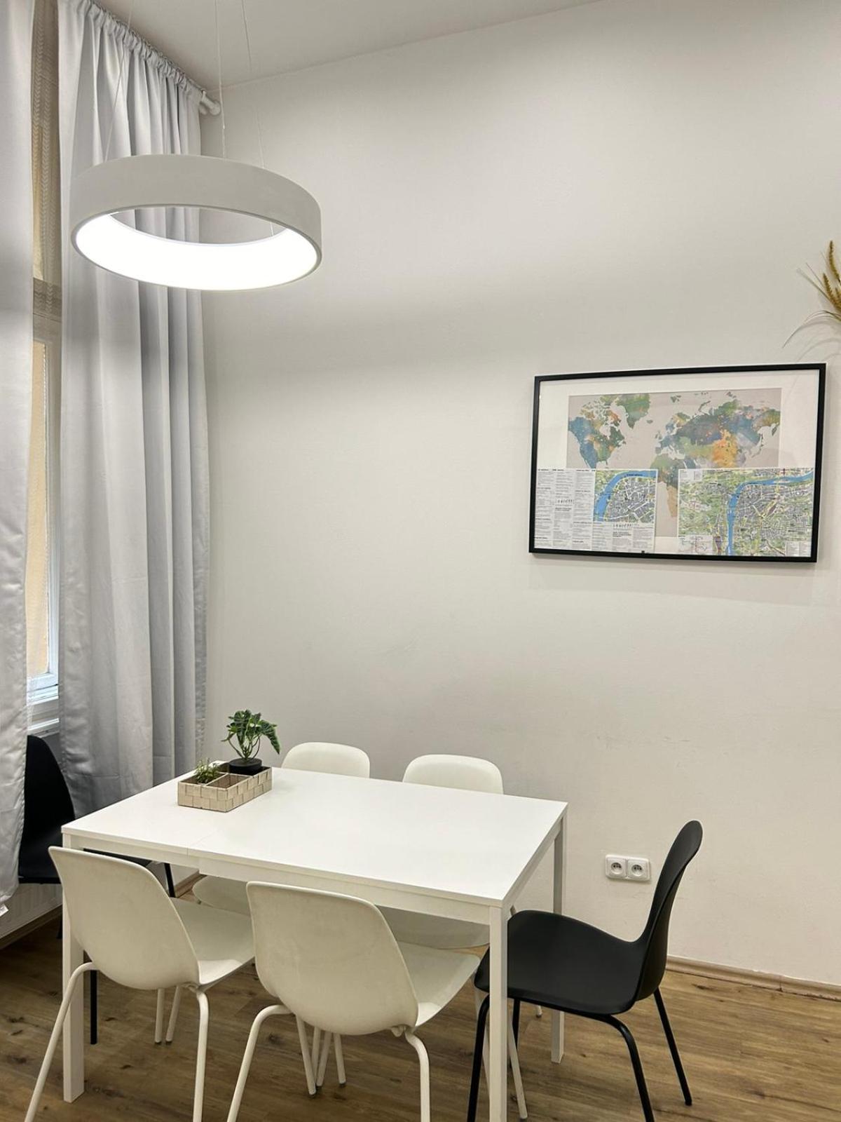 Apartmán Entire Unit In The Center Of